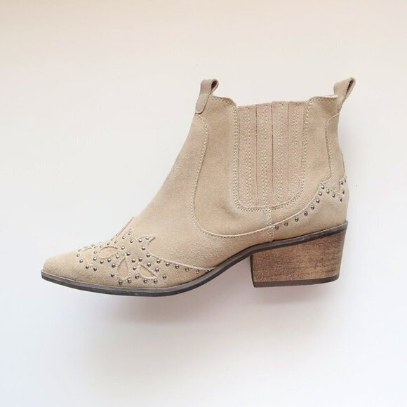 Matisse x Amuse Society Beige Suede Leather Studded Western Ankle Boots Booties - Picture 10 of 16